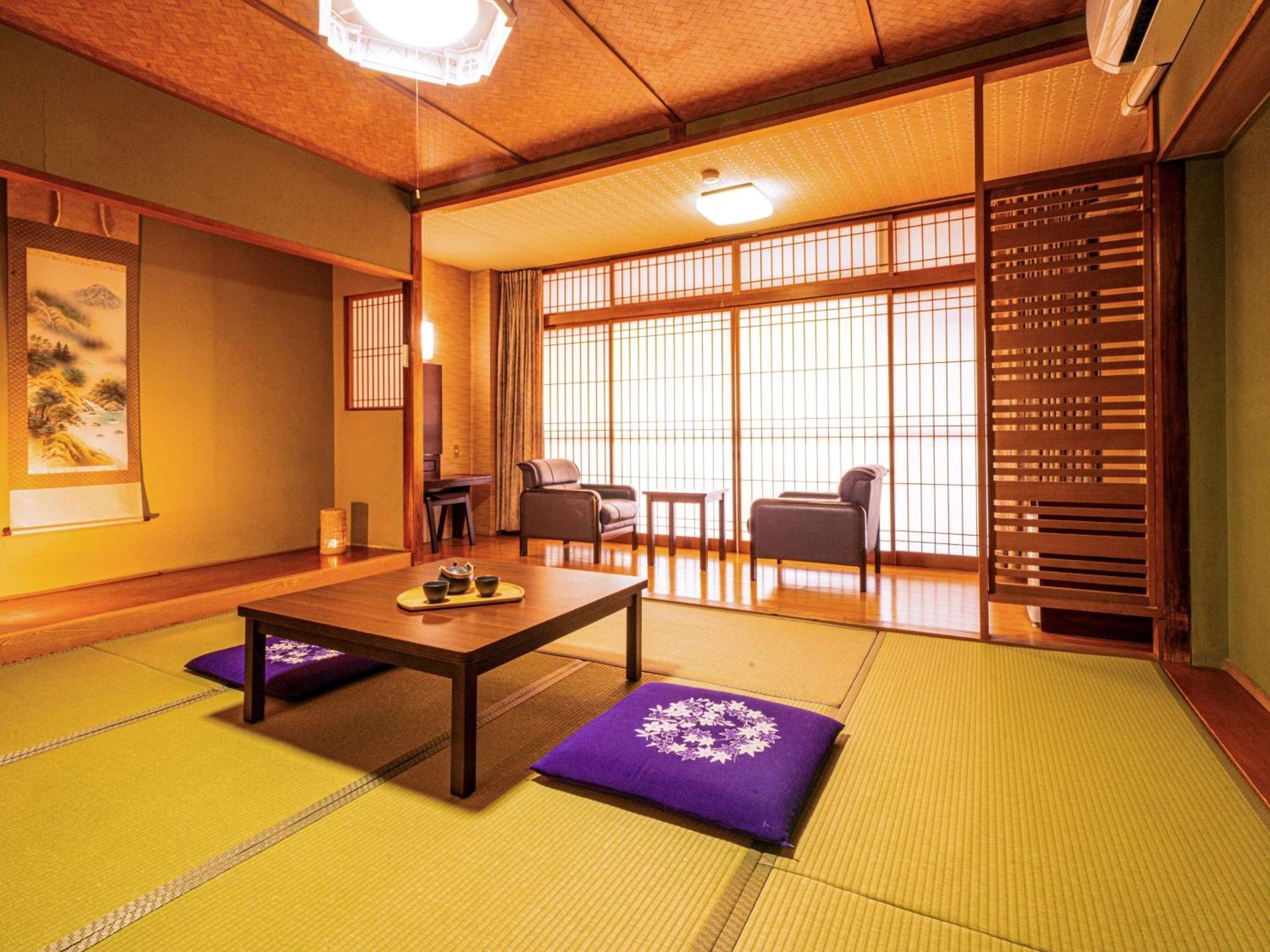 โรงแรม Ooedo Onsen Monogatari Unzen Toyokan 3*
