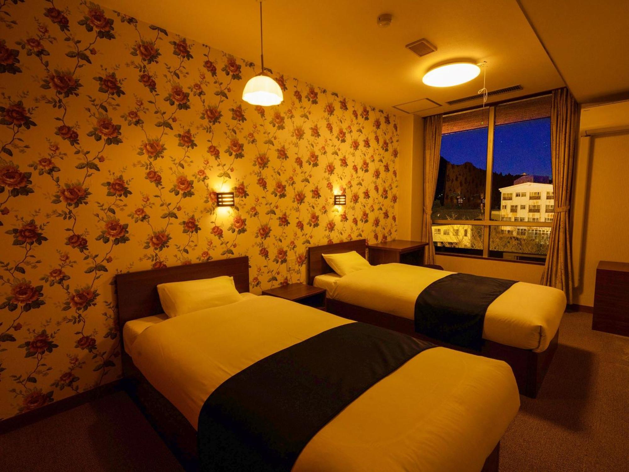 Ooedo Onsen Monogatari Unzen Toyokan 酒店 3*